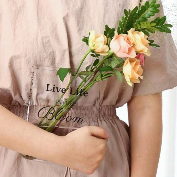 Live Life in Full Bloom Clear Acrylic Vase - Picture 6 of 6
